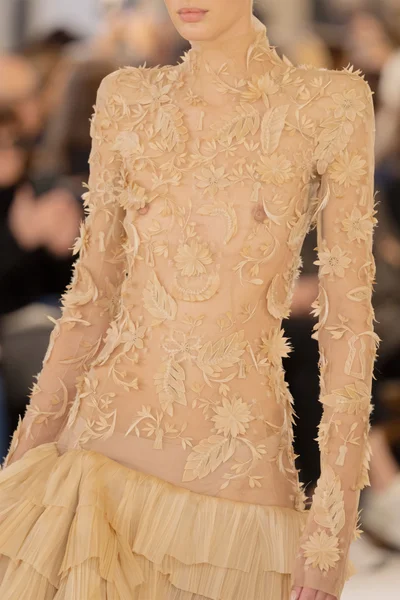 Look 1